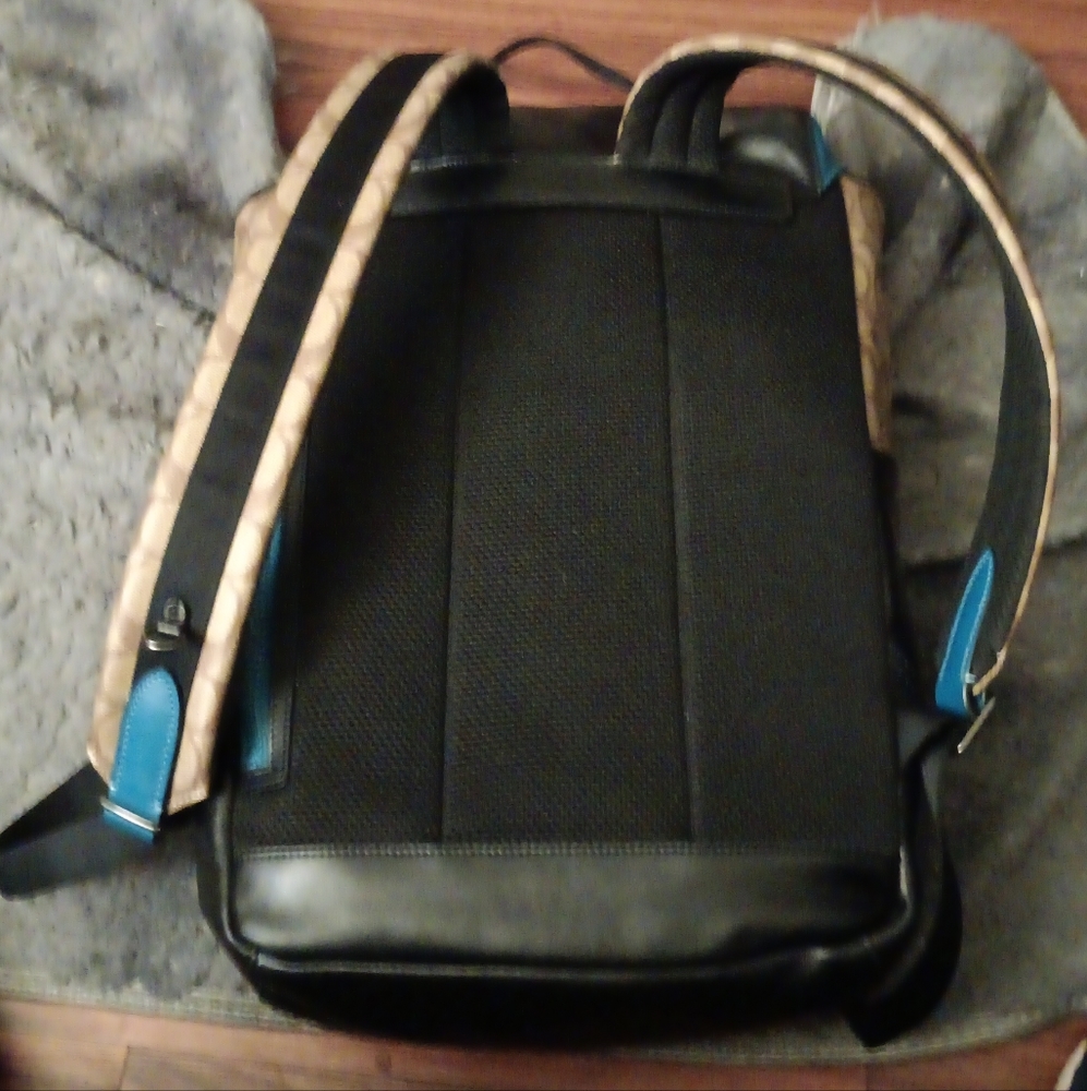Coach backpack - Picture 2 of 4